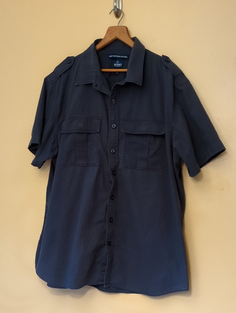 Old Navy Men’s Short-Sleeve Button-Down Shirt in Navy Blue